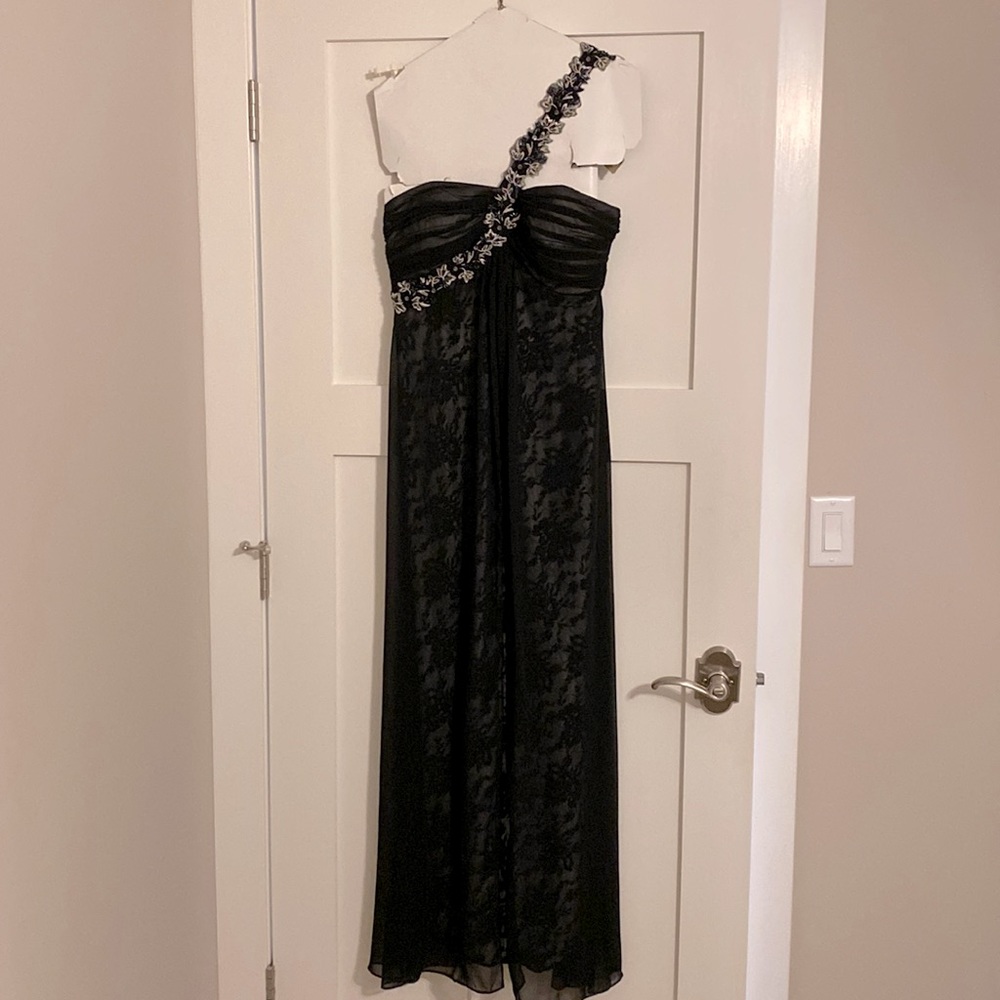 Black Lace One-Shoulder Floor Length Formal Dress. Size 8.